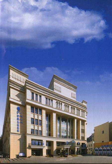 《伊犁萨克自治州友谊医院志》.pdf_新疆维吾尔自治区志预览图2