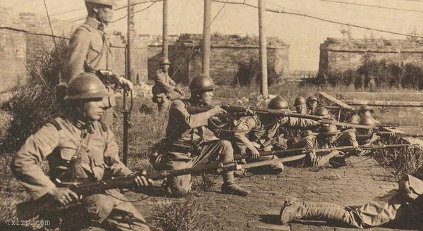 1932年 《满洲事变写真帖》全套影集预览图2