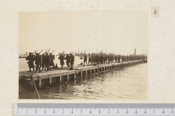 《青岛攻城战写真帖》1914年 影集下载预览图1