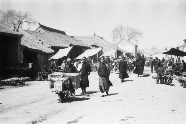 1930年代海映光拍摄的甘肃平凉街景预览图1