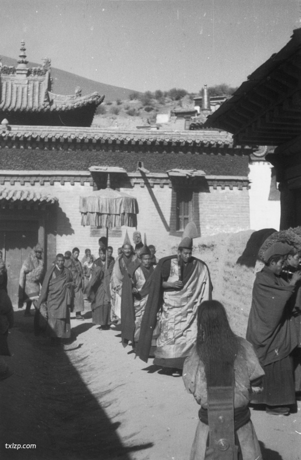 1932-1933年青海循化文都寺的转香巴活动现场实录预览图9