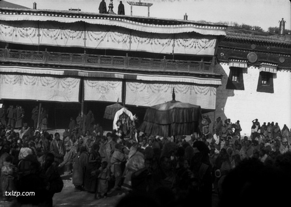 1932-1933年青海循化文都寺的转香巴活动现场实录预览图6