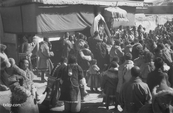 1932-1933年青海循化文都寺的转香巴活动现场实录预览图12