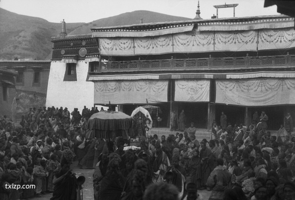 1932-1933年青海循化文都寺的转香巴活动现场实录预览图1