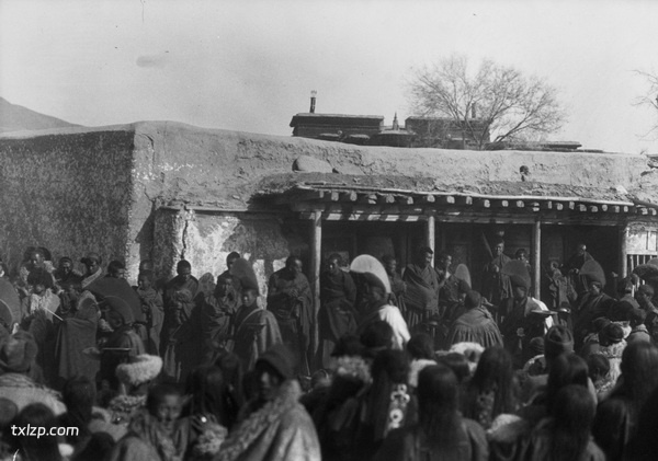 1932-1933年青海循化文都寺的转香巴活动现场实录预览图4